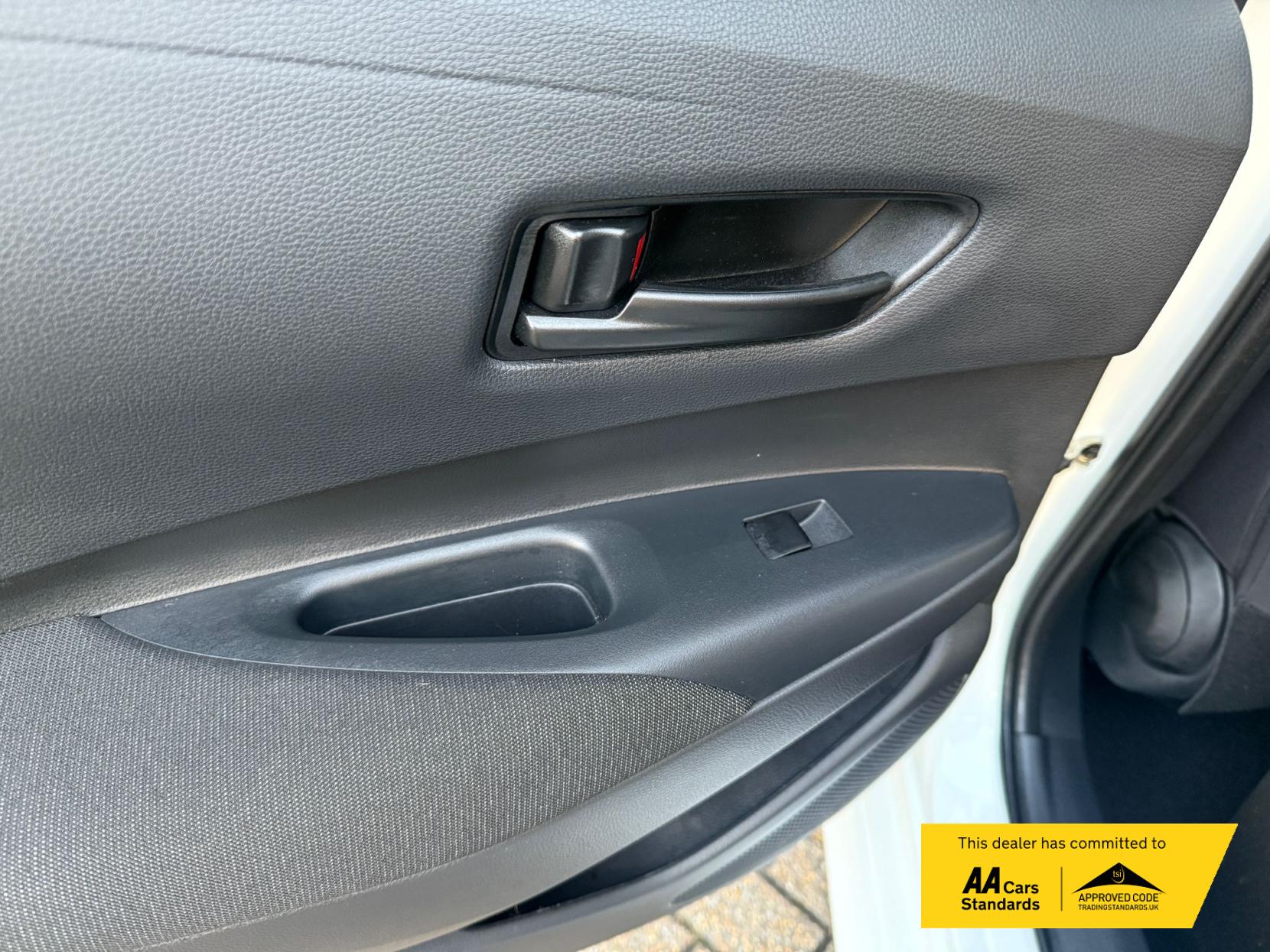 Toyota Corolla 1.8 VVT-h Car Derived Van 5dr Petrol Hybrid CVT Euro 6 (s/s) (140 ps)