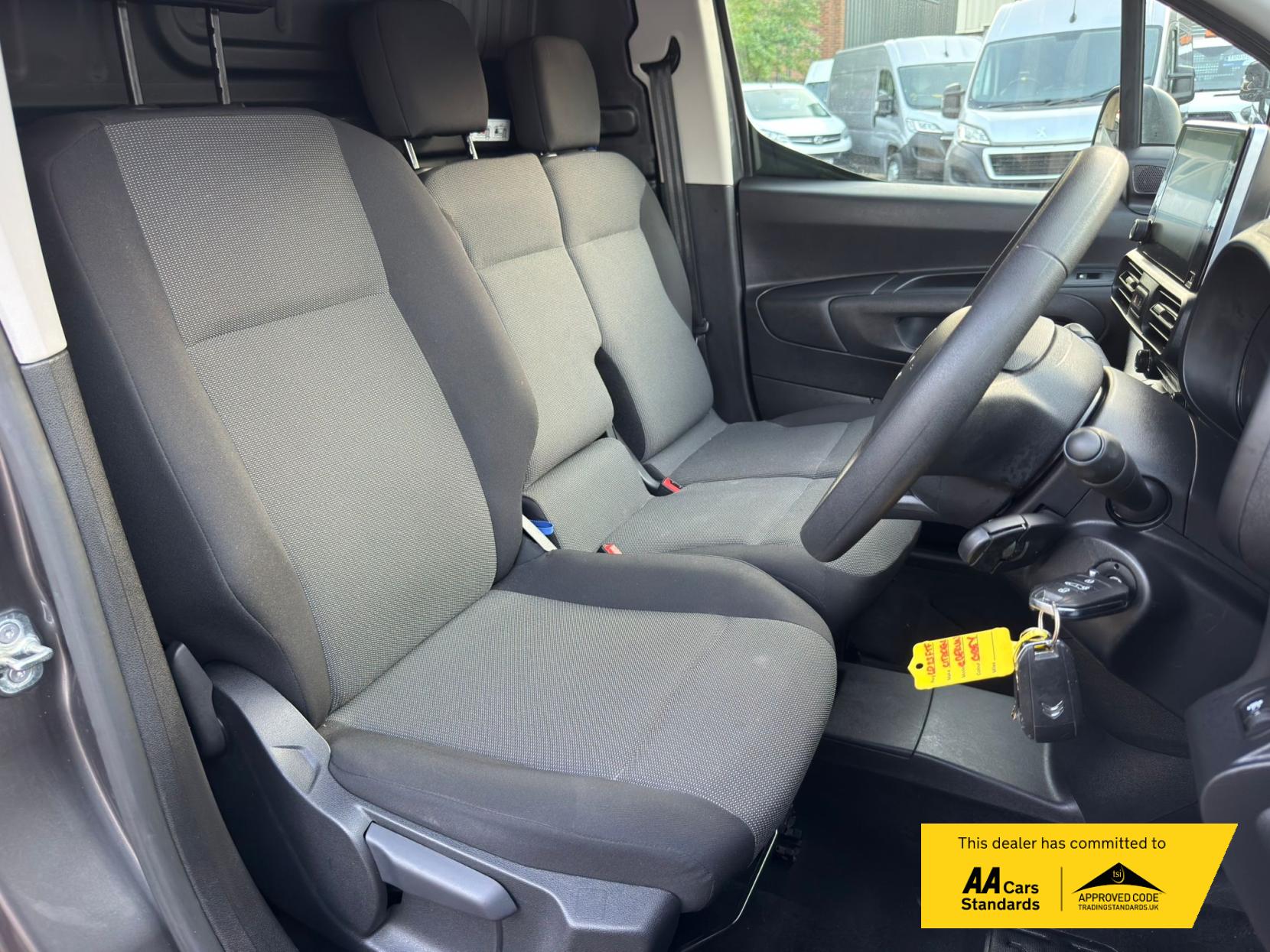 2023 Citroen e-Berlingo 800 50kWh Enterprise Edition M Panel Van 5dr Electric Auto SWB (7.4kW Charger) (136 ps) - Thumbnail 23