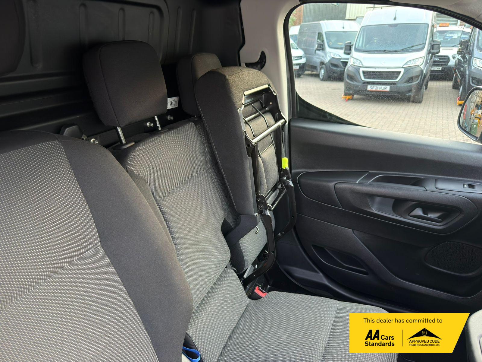 2023 Citroen e-Berlingo 800 50kWh Enterprise Edition M Panel Van 5dr Electric Auto SWB (7.4kW Charger) (136 ps) - Thumbnail 27