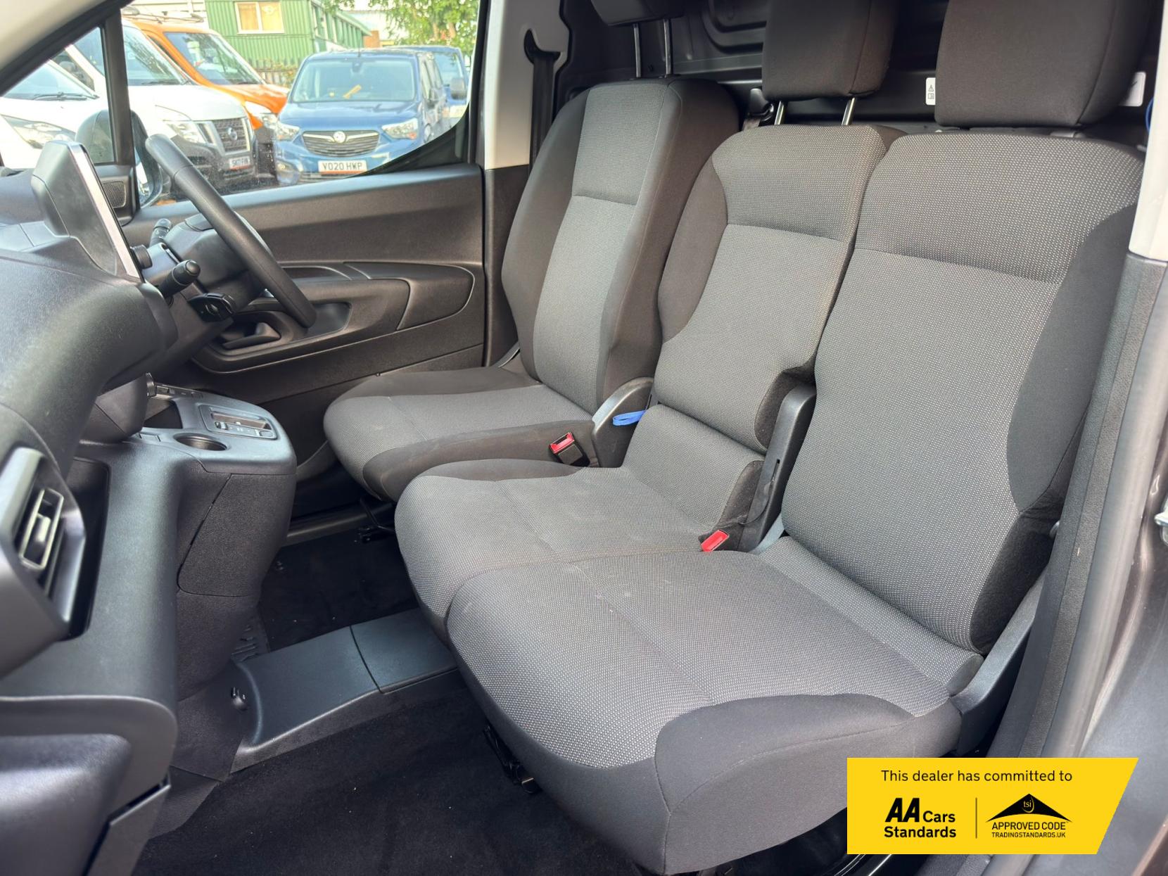 2023 Citroen e-Berlingo 800 50kWh Enterprise Edition M Panel Van 5dr Electric Auto SWB (7.4kW Charger) (136 ps) - Thumbnail 30