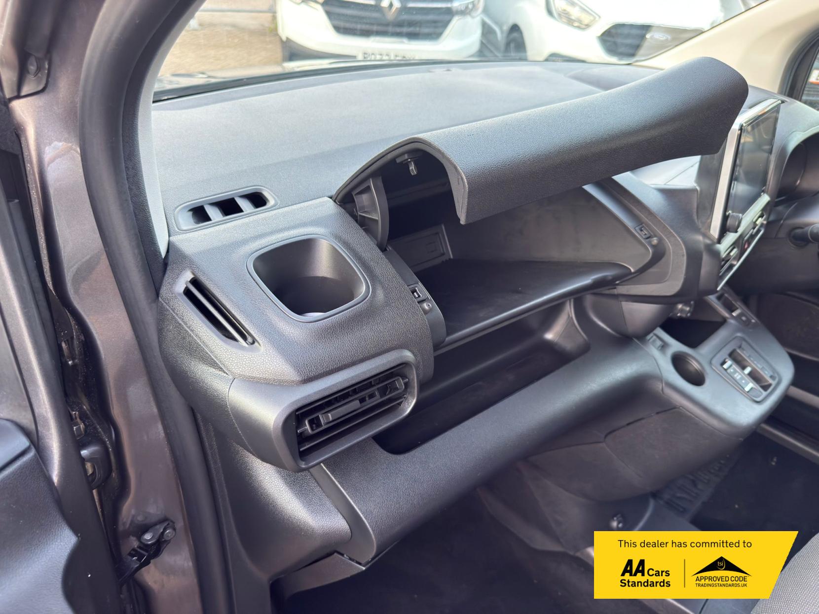 2023 Citroen e-Berlingo 800 50kWh Enterprise Edition M Panel Van 5dr Electric Auto SWB (7.4kW Charger) (136 ps) - Thumbnail 34