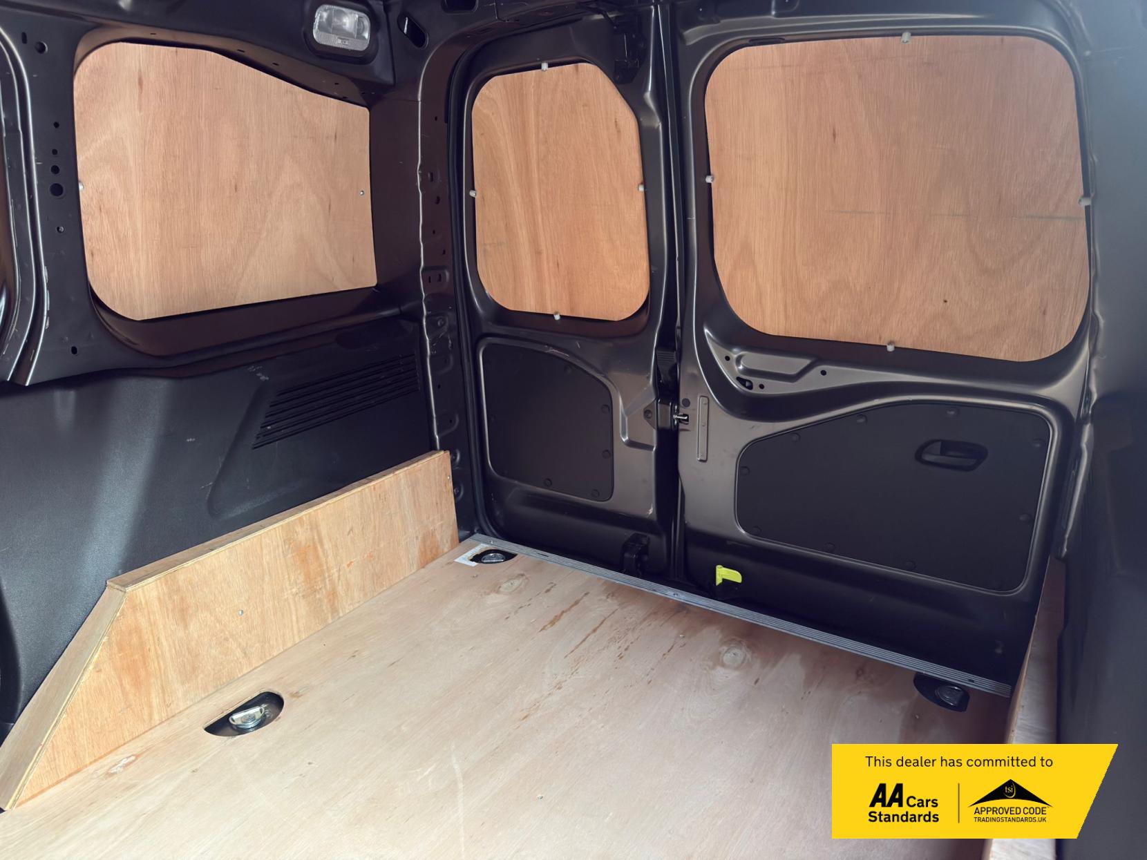 2023 Citroen e-Berlingo 800 50kWh Enterprise Edition M Panel Van 5dr Electric Auto SWB (7.4kW Charger) (136 ps) - Thumbnail 21