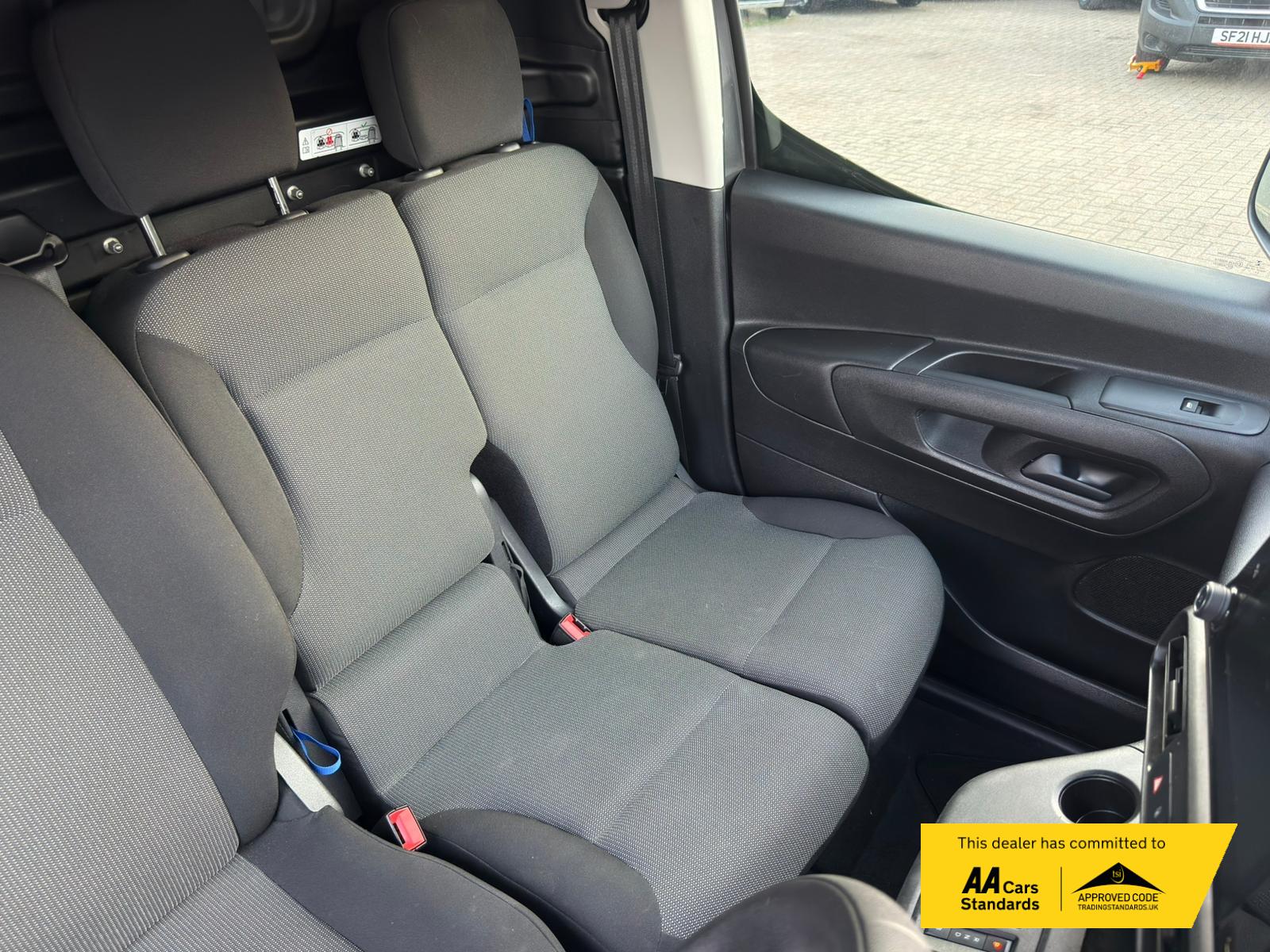 2023 Citroen e-Berlingo 800 50kWh Enterprise Edition M Panel Van 5dr Electric Auto SWB (7.4kW Charger) (136 ps) - Thumbnail 29