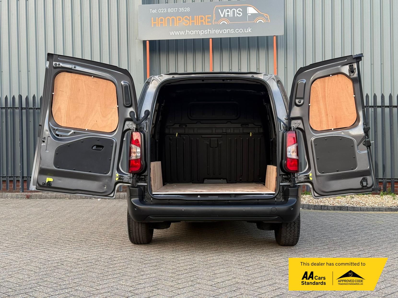 2023 Citroen e-Berlingo 800 50kWh Enterprise Edition M Panel Van 5dr Electric Auto SWB (7.4kW Charger) (136 ps) - Thumbnail 14