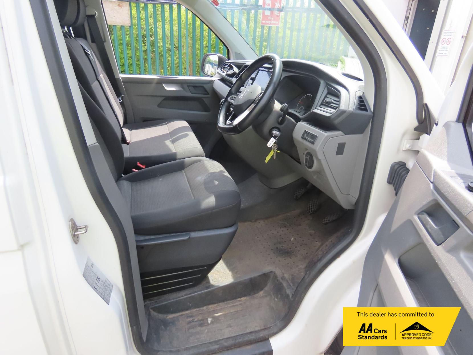 Volkswagen Transporter 2.0 TDI T28 Startline Panel Van 5dr Diesel Manual FWD LWB High Roof Euro 6 (s/s) (90 ps)