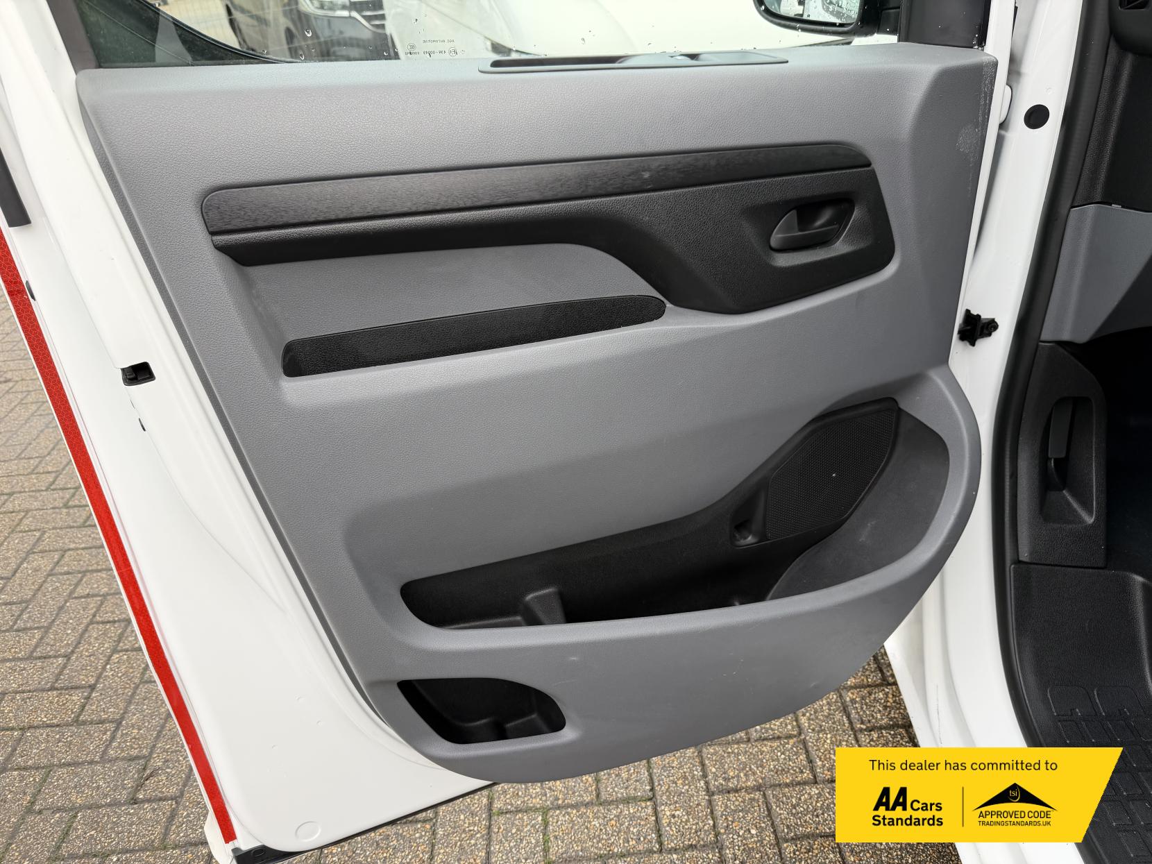 Vauxhall Vivaro 1.5 Turbo D 2900 Sportive Panel Van 5dr Diesel Manual L2 H1 Euro 6 (s/s) (100 ps)