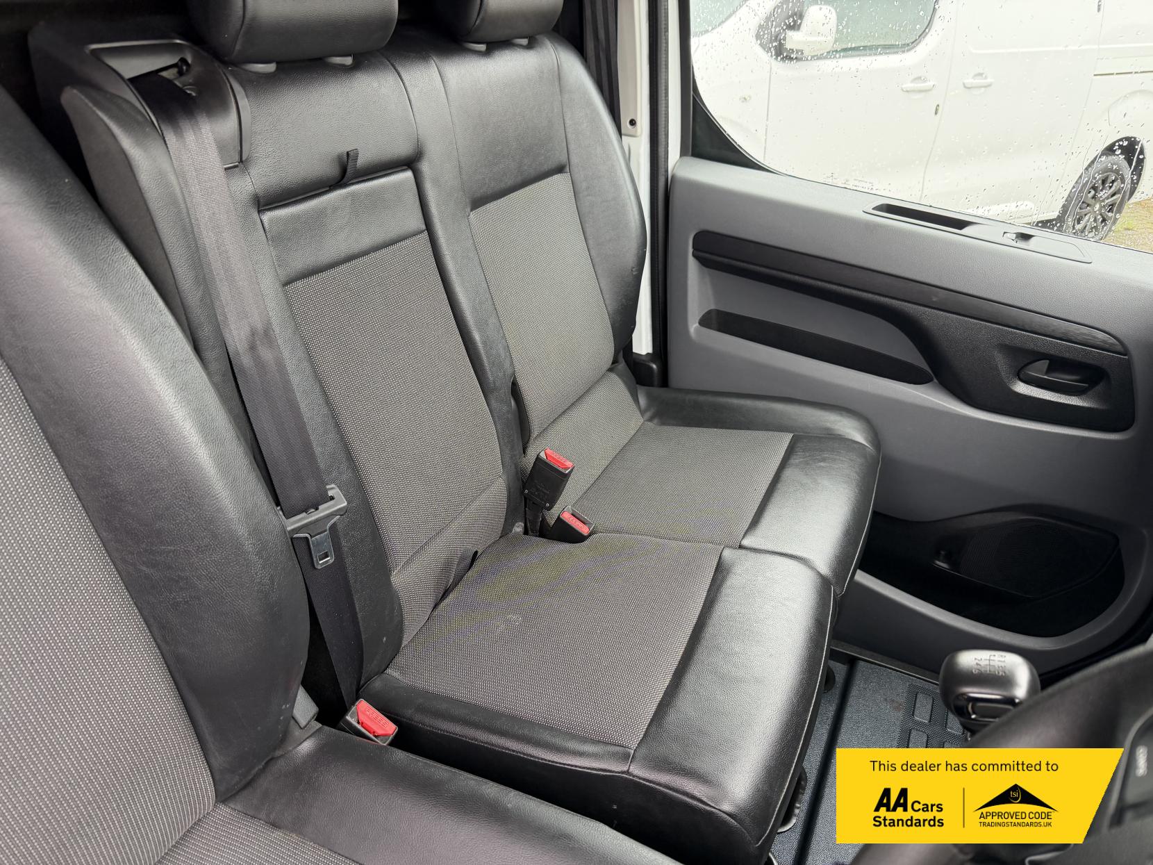 Vauxhall Vivaro 1.5 Turbo D 2900 Sportive Panel Van 5dr Diesel Manual L2 H1 Euro 6 (s/s) (100 ps)