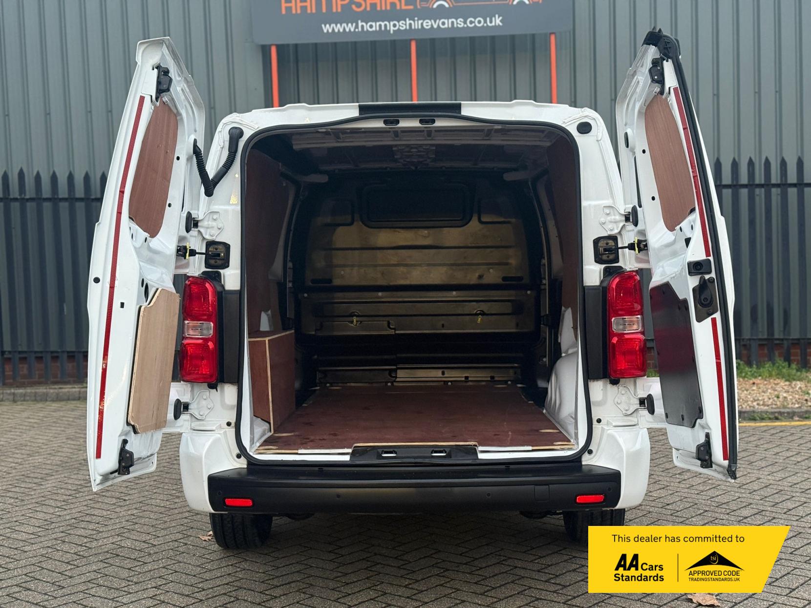 Vauxhall Vivaro 1.5 Turbo D 2900 Sportive Panel Van 5dr Diesel Manual L2 H1 Euro 6 (s/s) (100 ps)